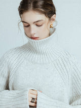 Minimal Turtleneck Pullover