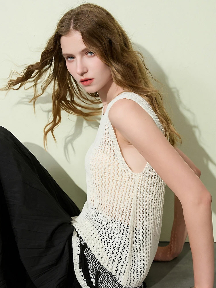 Monochrome Edge Knit Tank